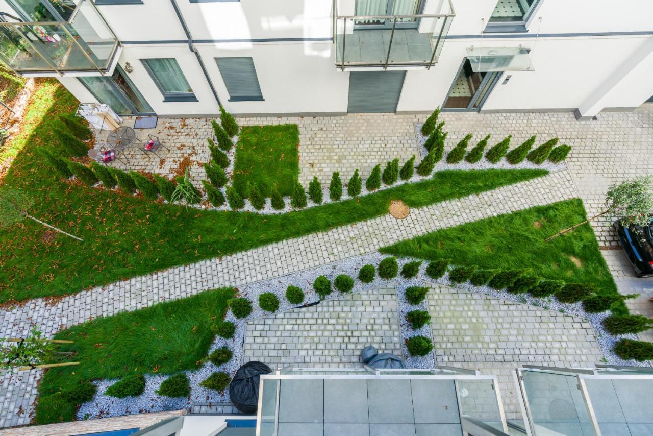 Central Apartments Garbary By Noclegi Renters Posen Exterior foto