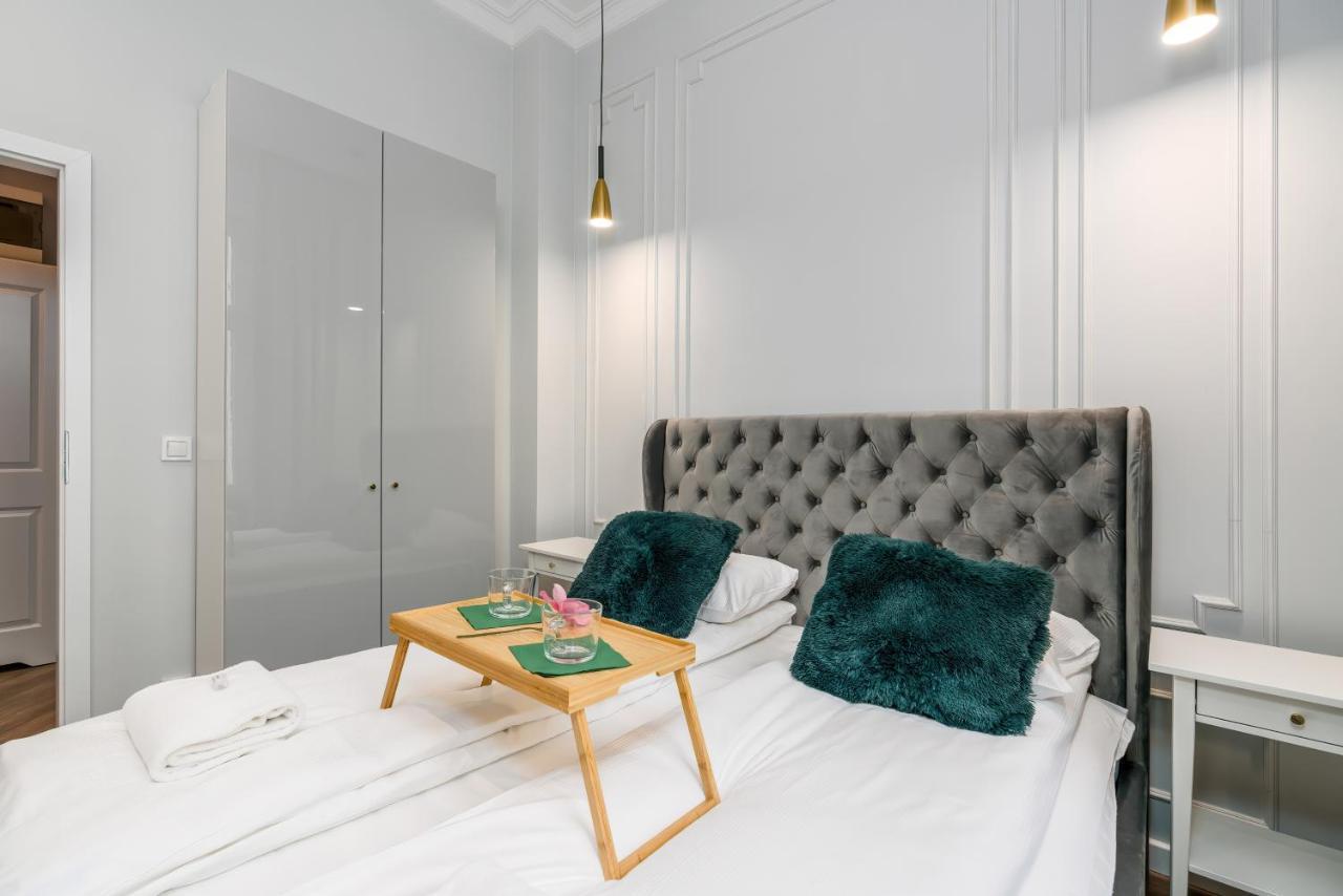 Central Apartments Garbary By Noclegi Renters Posen Exterior foto